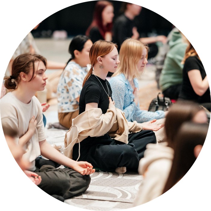 foto joga 3-photoaidcom-cropped_16.10.2025.jpg